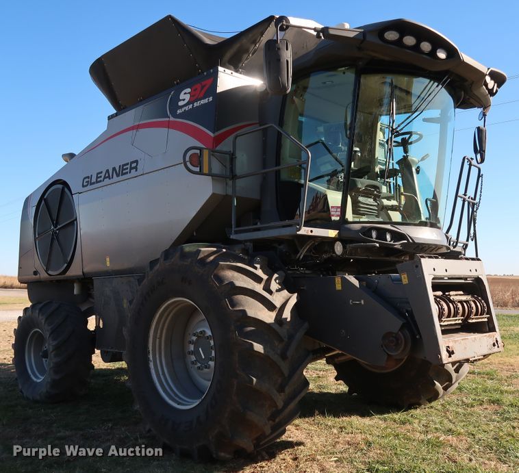 image for item DJ2409 2016 Gleaner S97 Super Series  combine