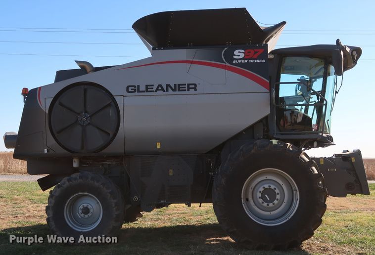 image for item DJ2409 2016 Gleaner S97 Super Series  combine