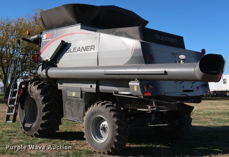 image for item DJ2409 2016 Gleaner S97 Super Series  combine