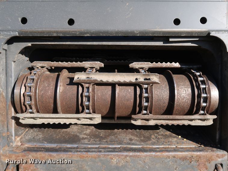 image for item DJ2409 2016 Gleaner S97 Super Series  combine