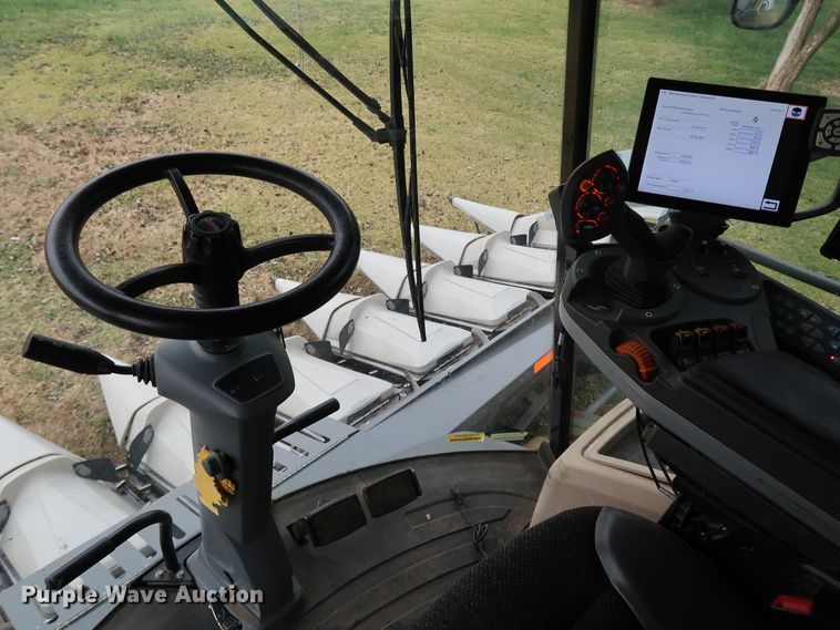 image for item DJ2409 2016 Gleaner S97 Super Series  combine