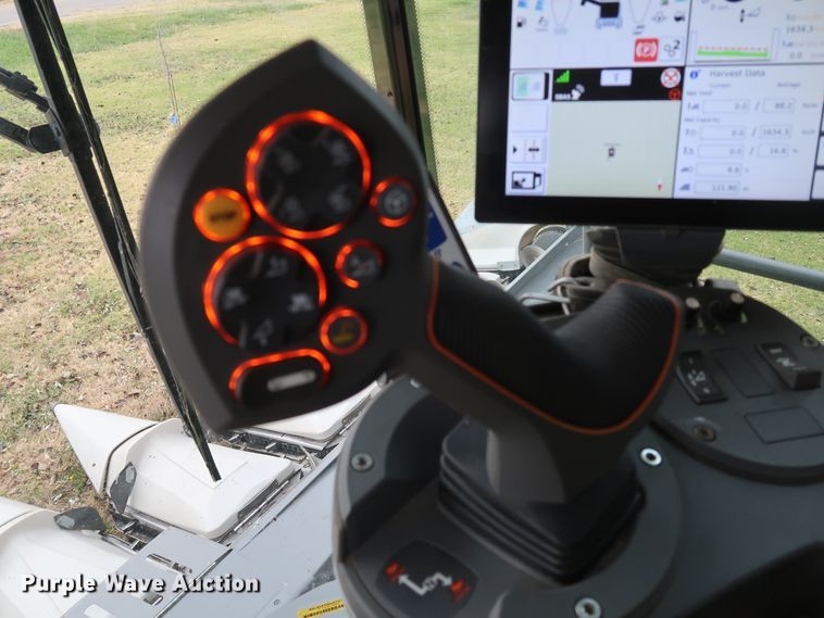 image for item DJ2409 2016 Gleaner S97 Super Series  combine