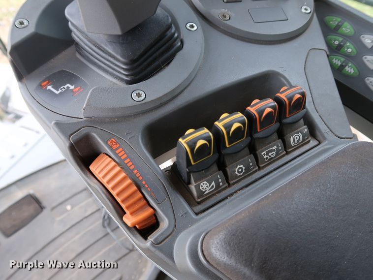 image for item DJ2409 2016 Gleaner S97 Super Series  combine