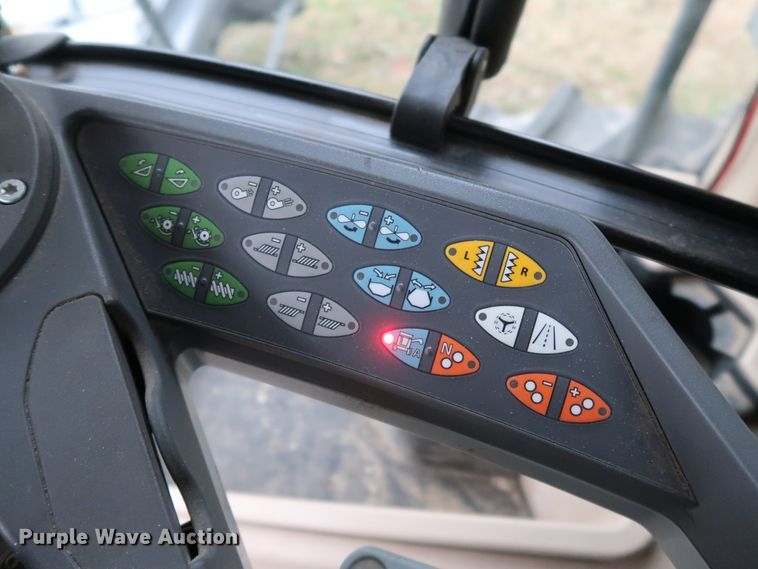 image for item DJ2409 2016 Gleaner S97 Super Series  combine