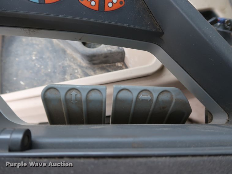 image for item DJ2409 2016 Gleaner S97 Super Series  combine