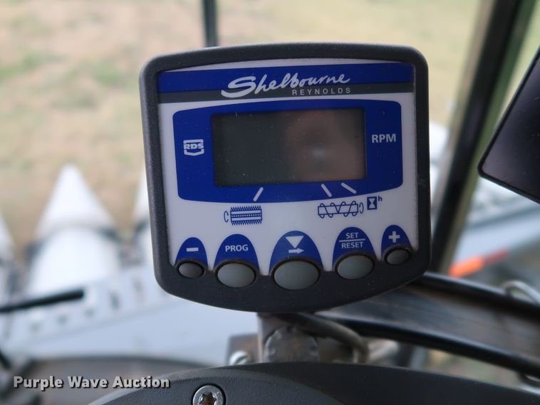 image for item DJ2409 2016 Gleaner S97 Super Series  combine