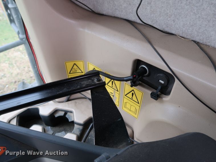 image for item DJ2409 2016 Gleaner S97 Super Series  combine