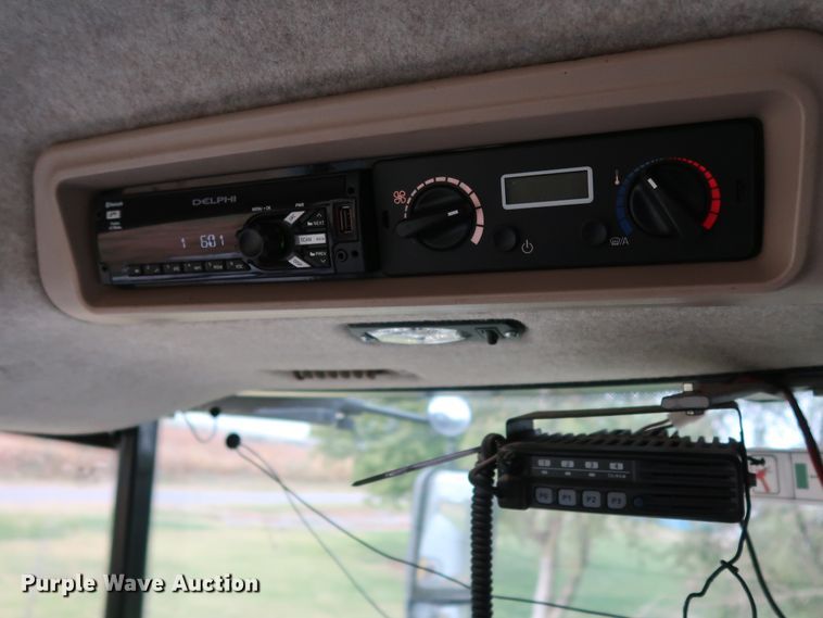 image for item DJ2409 2016 Gleaner S97 Super Series  combine