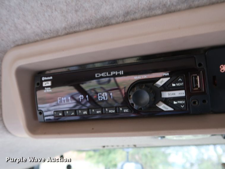 image for item DJ2409 2016 Gleaner S97 Super Series  combine