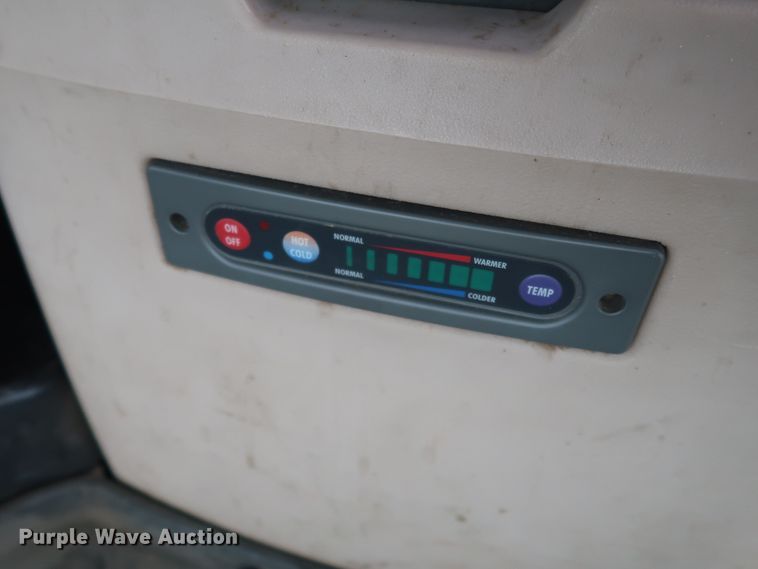 image for item DJ2409 2016 Gleaner S97 Super Series  combine