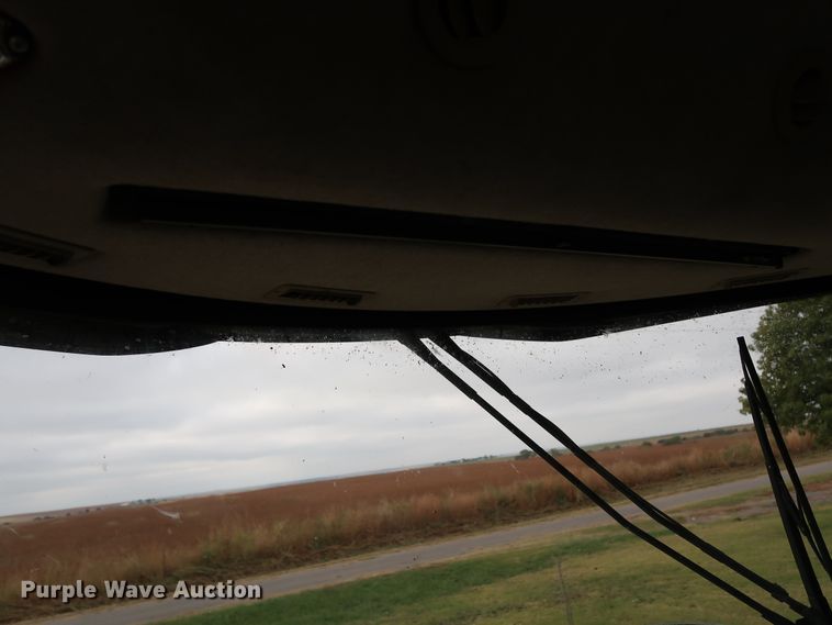 image for item DJ2409 2016 Gleaner S97 Super Series  combine