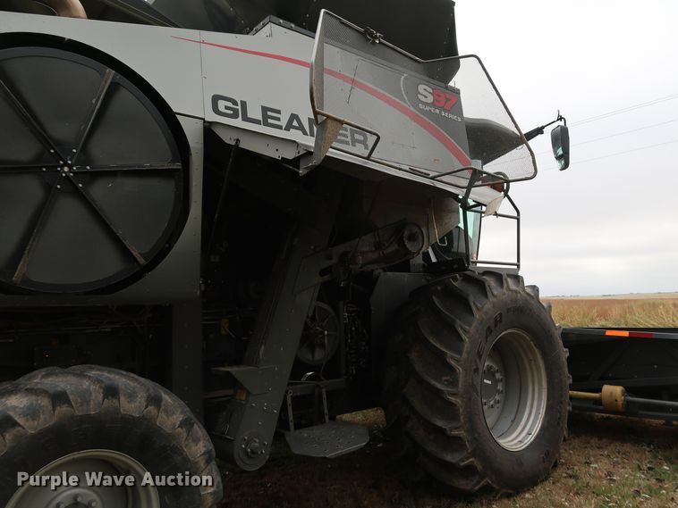 image for item DJ2409 2016 Gleaner S97 Super Series  combine