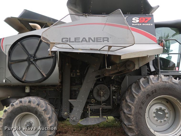 image for item DJ2409 2016 Gleaner S97 Super Series  combine