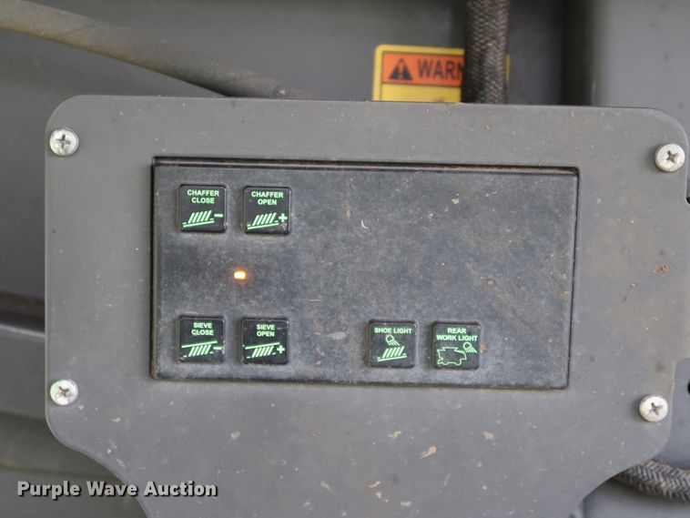 image for item DJ2409 2016 Gleaner S97 Super Series  combine