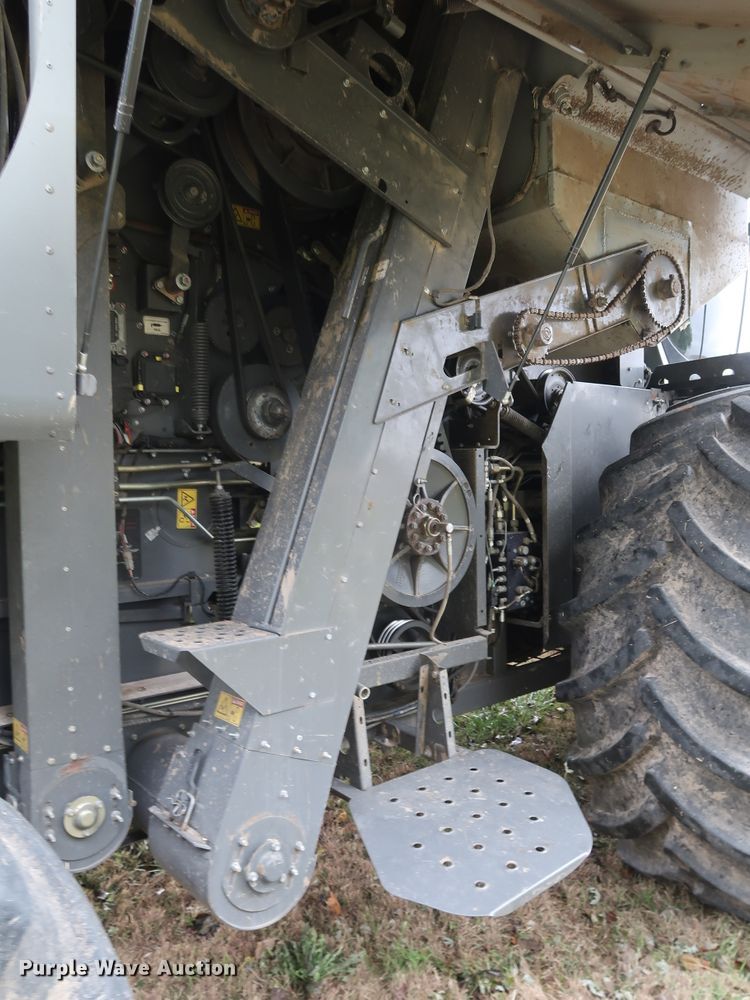 image for item DJ2409 2016 Gleaner S97 Super Series  combine