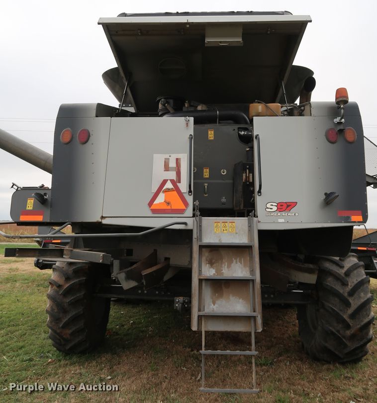 image for item DJ2409 2016 Gleaner S97 Super Series  combine