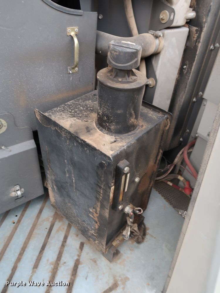 image for item DJ2409 2016 Gleaner S97 Super Series  combine