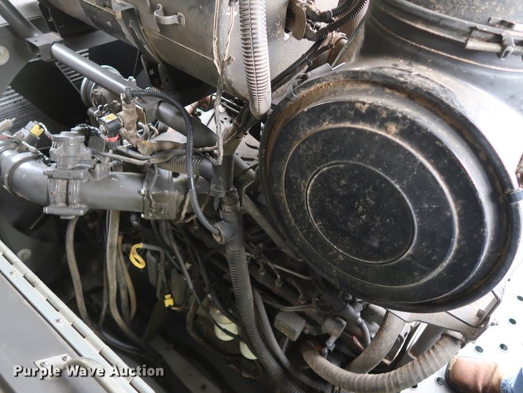 image for item DJ2409 2016 Gleaner S97 Super Series  combine