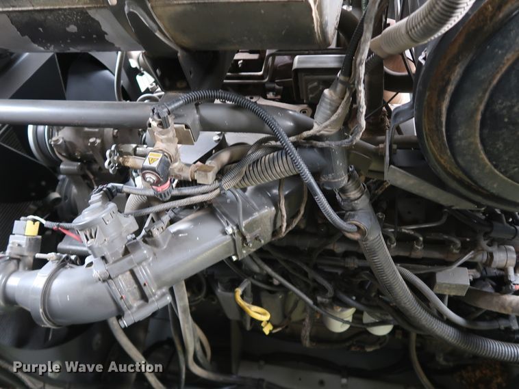 image for item DJ2409 2016 Gleaner S97 Super Series  combine