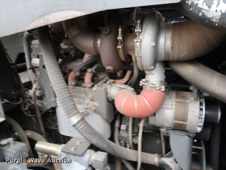 image for item DJ2409 2016 Gleaner S97 Super Series  combine