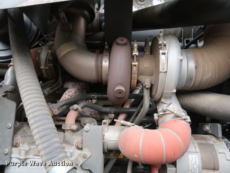 image for item DJ2409 2016 Gleaner S97 Super Series  combine