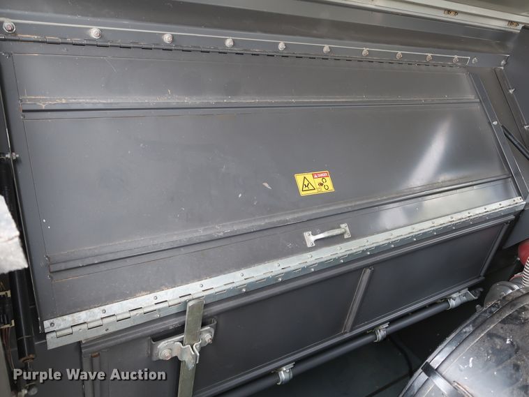 image for item DJ2409 2016 Gleaner S97 Super Series  combine