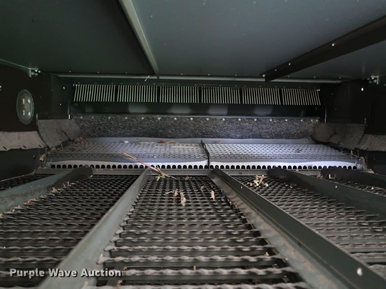 image for item DJ2409 2016 Gleaner S97 Super Series  combine