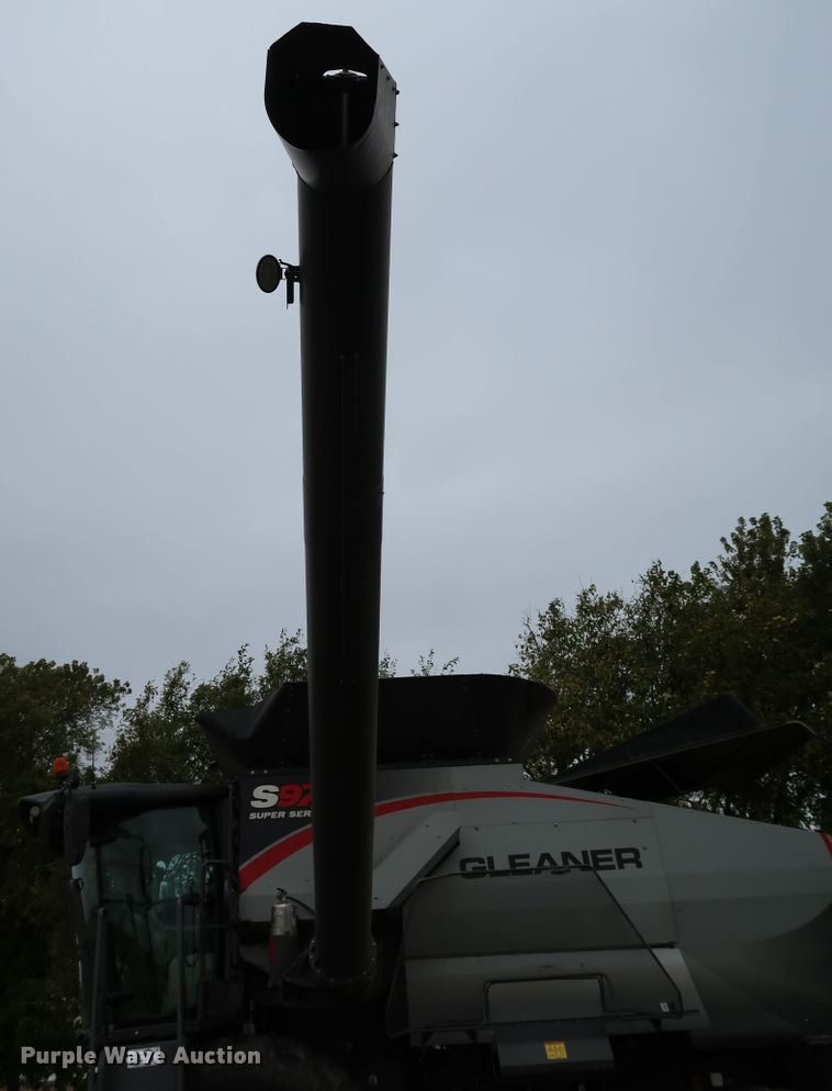 image for item DJ2409 2016 Gleaner S97 Super Series  combine