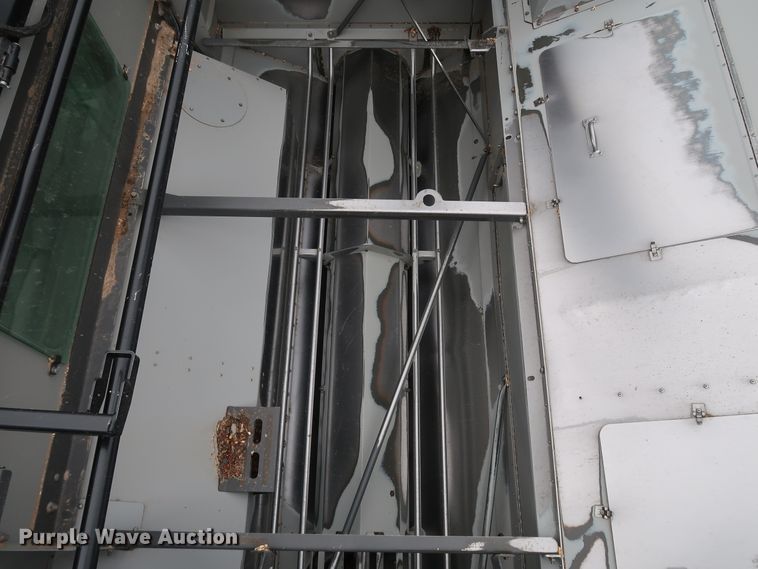 image for item DJ2409 2016 Gleaner S97 Super Series  combine