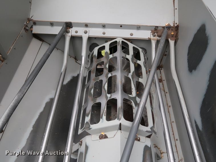 image for item DJ2409 2016 Gleaner S97 Super Series  combine