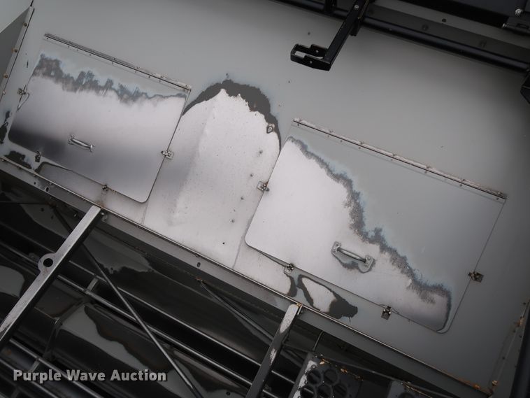 image for item DJ2409 2016 Gleaner S97 Super Series  combine