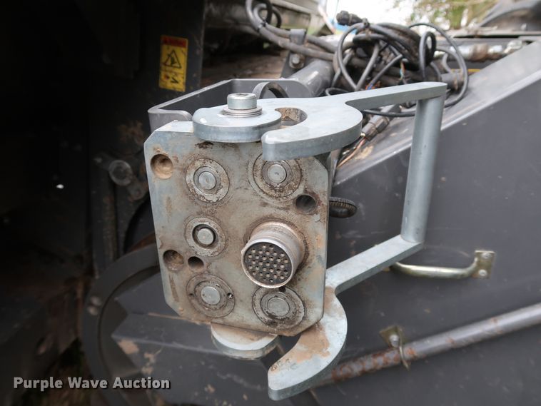 image for item DJ2409 2016 Gleaner S97 Super Series  combine