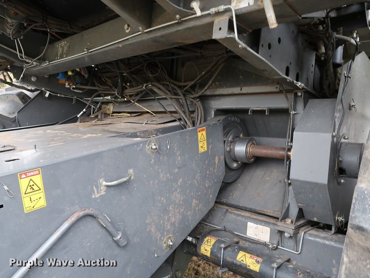 image for item DJ2409 2016 Gleaner S97 Super Series  combine