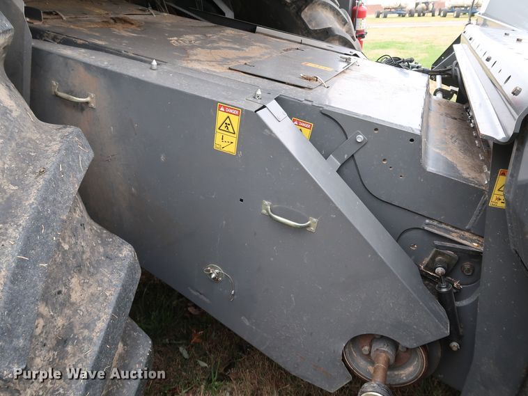 image for item DJ2409 2016 Gleaner S97 Super Series  combine