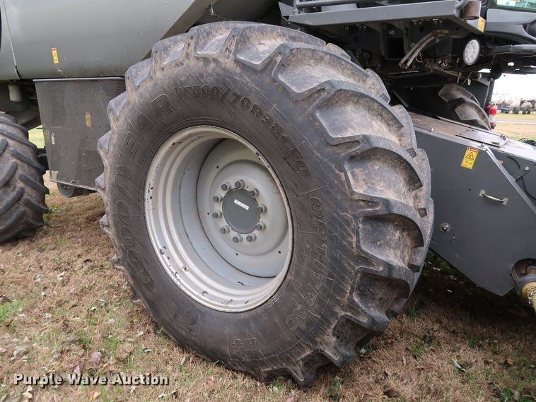 image for item DJ2409 2016 Gleaner S97 Super Series  combine
