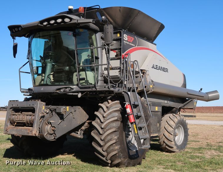image for item DJ2410 2016 Gleaner S97 Super Series  combine