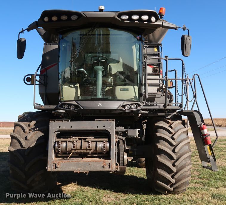 image for item DJ2410 2016 Gleaner S97 Super Series  combine