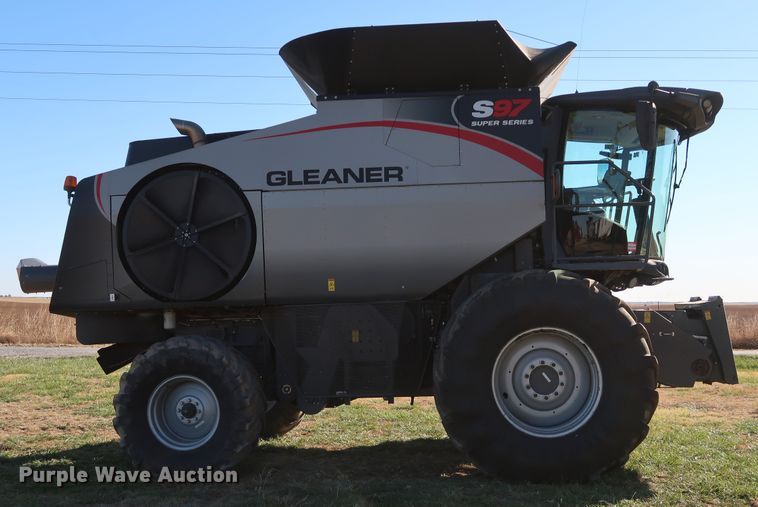 image for item DJ2410 2016 Gleaner S97 Super Series  combine