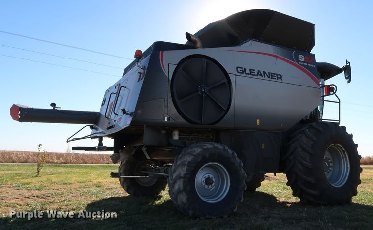image for item DJ2410 2016 Gleaner S97 Super Series  combine