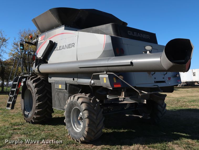image for item DJ2410 2016 Gleaner S97 Super Series  combine