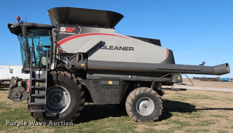 image for item DJ2410 2016 Gleaner S97 Super Series  combine