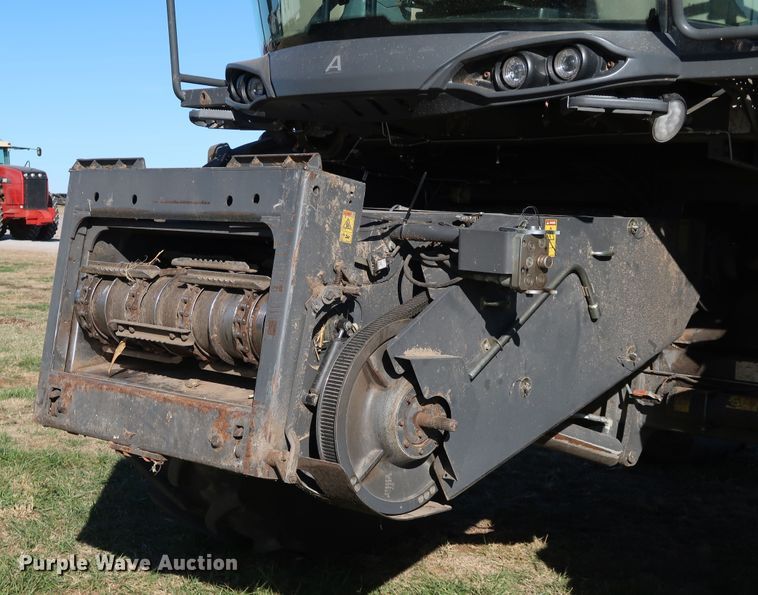 image for item DJ2410 2016 Gleaner S97 Super Series  combine