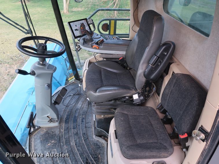 image for item DJ2410 2016 Gleaner S97 Super Series  combine