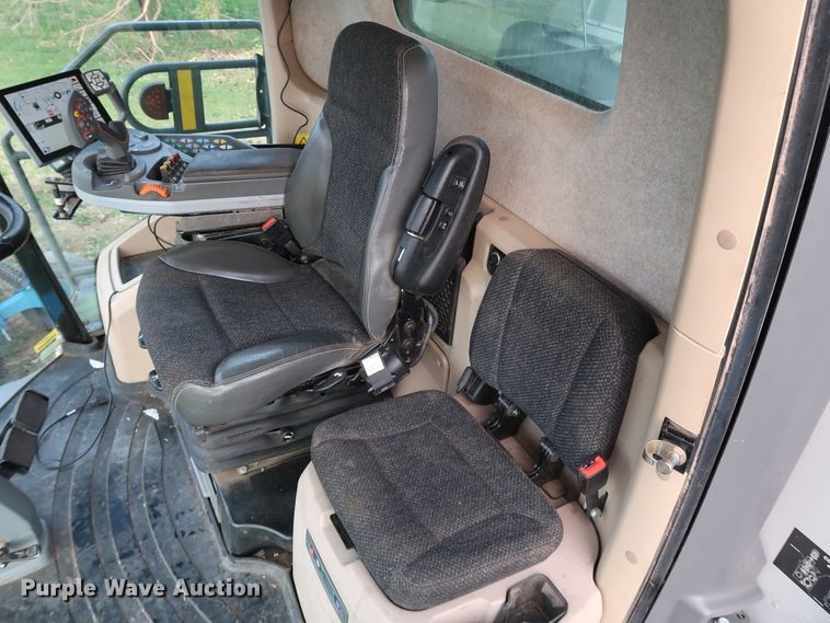 image for item DJ2410 2016 Gleaner S97 Super Series  combine