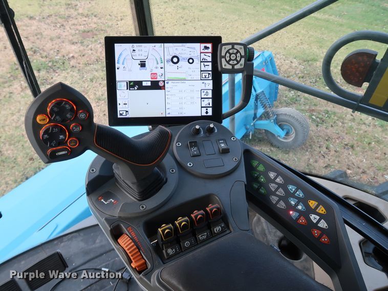 image for item DJ2410 2016 Gleaner S97 Super Series  combine