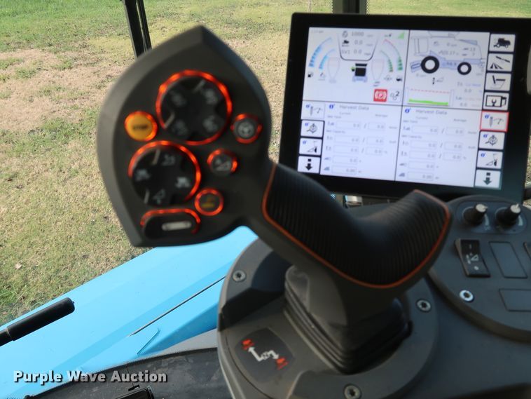 image for item DJ2410 2016 Gleaner S97 Super Series  combine