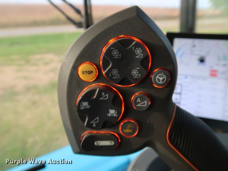 image for item DJ2410 2016 Gleaner S97 Super Series  combine