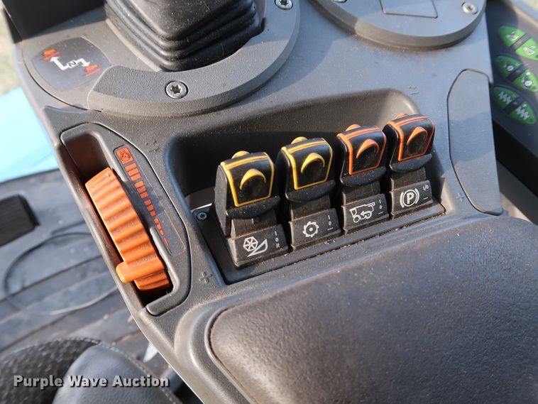 image for item DJ2410 2016 Gleaner S97 Super Series  combine