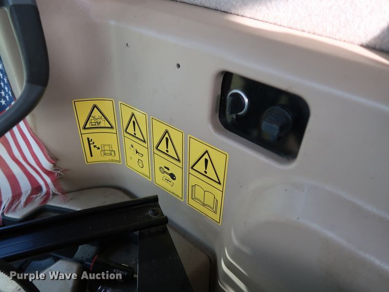 image for item DJ2410 2016 Gleaner S97 Super Series  combine