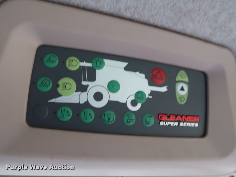 image for item DJ2410 2016 Gleaner S97 Super Series  combine